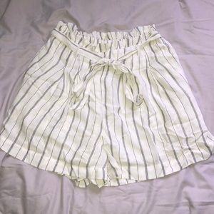 American Eagle flowy shorts